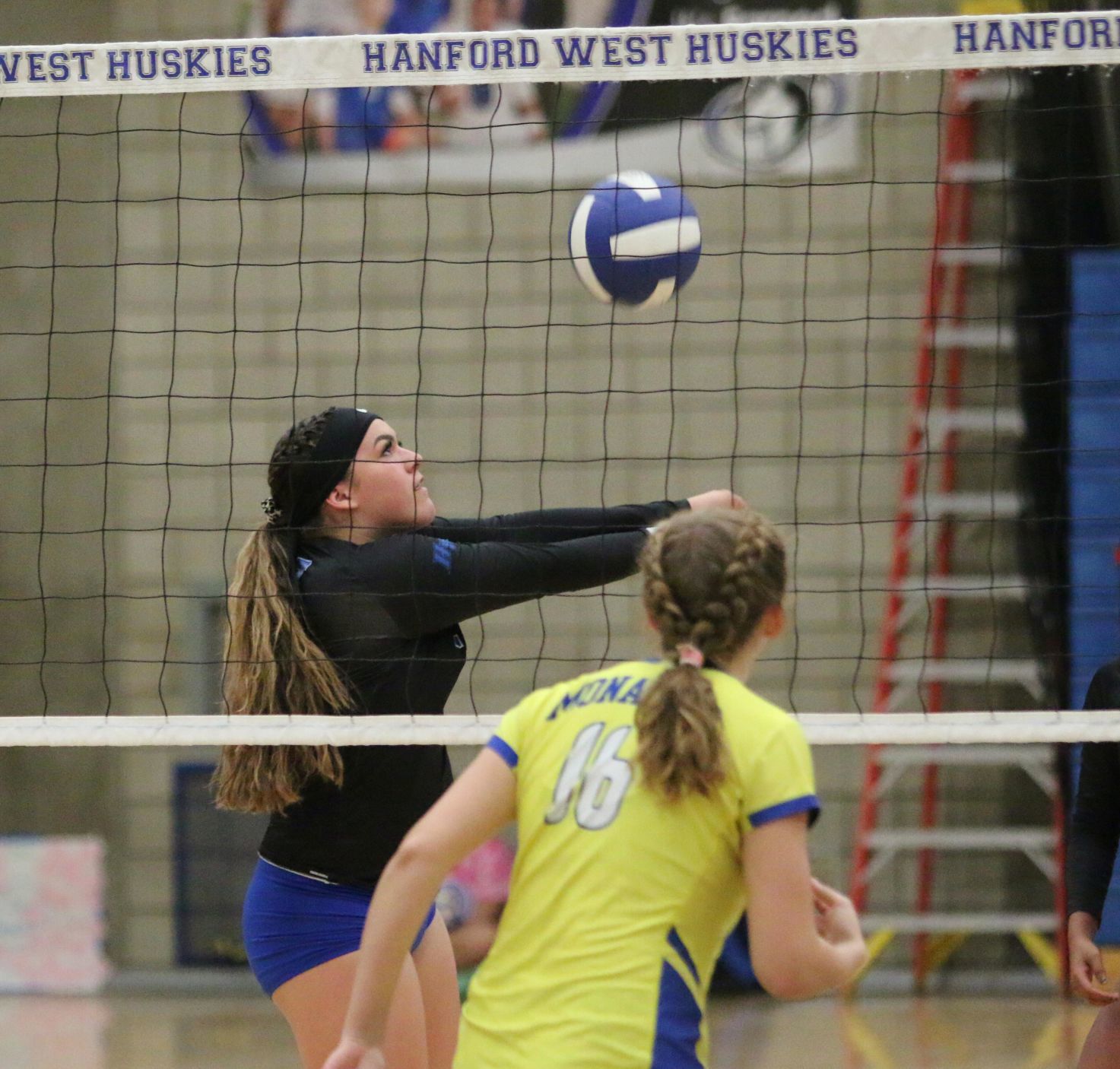 Huskies show heart in loss to Monarchs on Senior Night
